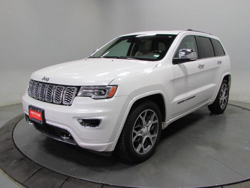 Used 2019 Jeep Grand Cherokee Overland AWD/4WD image 3