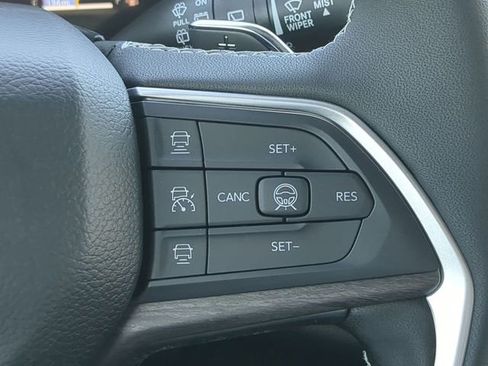 New 2026 Jeep Grand Cherokee Limited w/ Limited Altitude Package RWD image 32
