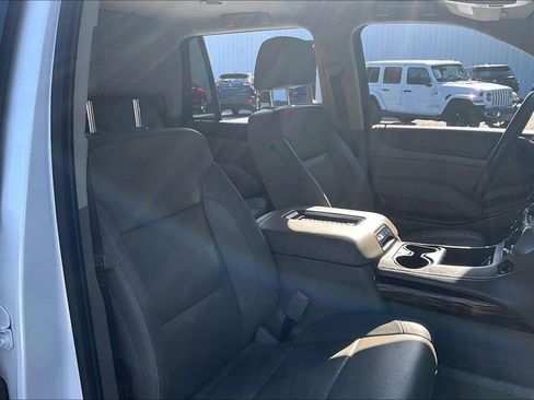 Used 2017 GMC Yukon SLT image 30