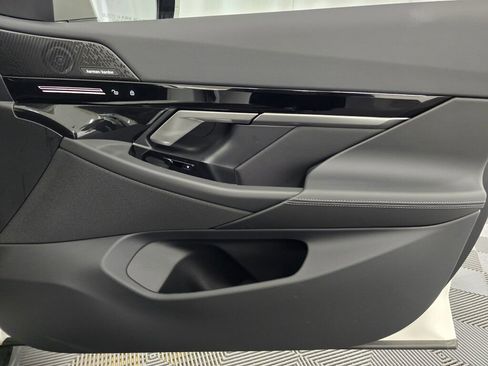 Used 2026 BMW 530i xDrive w/ Premium Package image 26