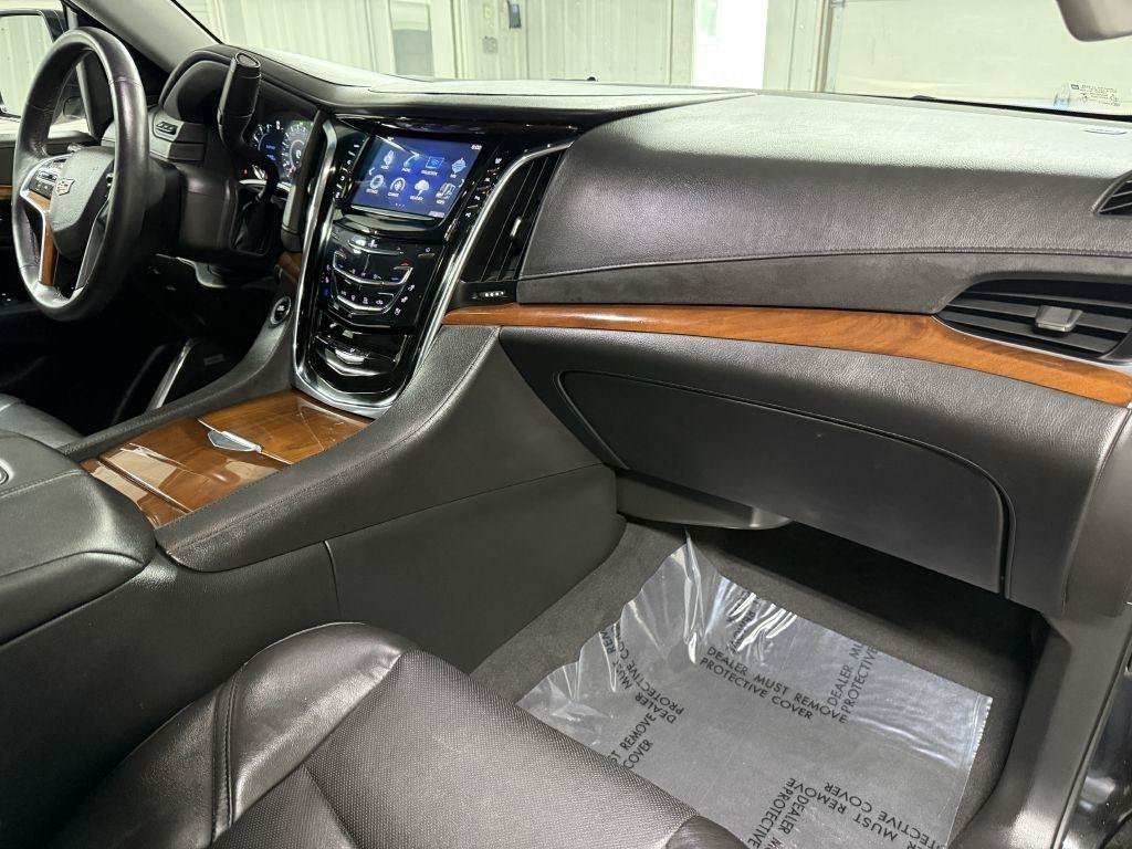 Used 2018 Cadillac Escalade ESV Premium Luxury AWD/4WD image 52