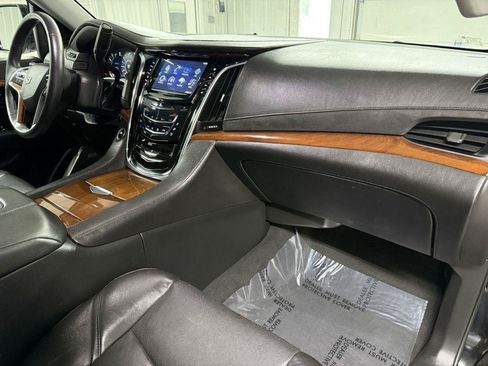 Used 2018 Cadillac Escalade ESV Premium Luxury AWD/4WD image 52