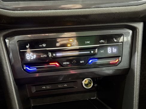 Used 2024 Volkswagen Tiguan SE image 18