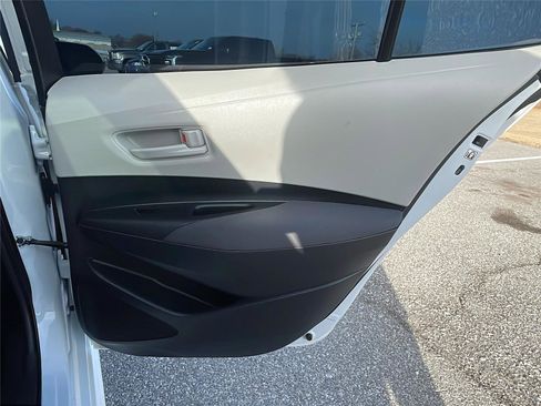 Used 2024 Toyota Corolla LE image 15