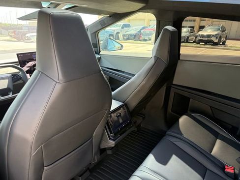 Used 2024 Tesla Cybertruck AWD Crew Cab image 24