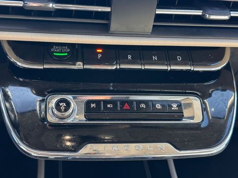 Used 2025 Lincoln Corsair FWD image 31