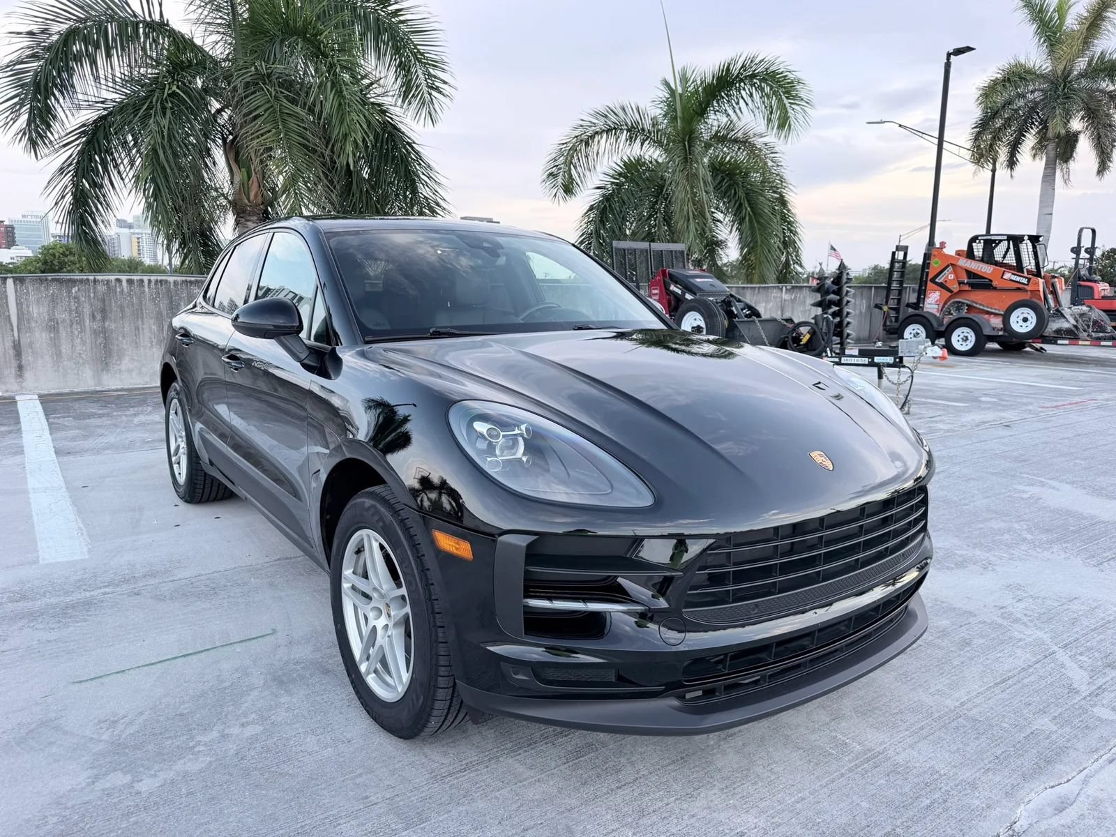 Used 2020 Porsche Macan AWD/4WD image 3