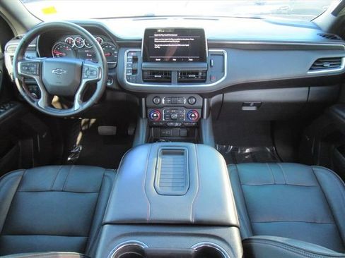 Used 2021 Chevrolet Suburban RST w/ Luxury Package image 12