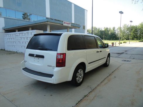 Used 2010 Dodge Grand Caravan FWD image 8