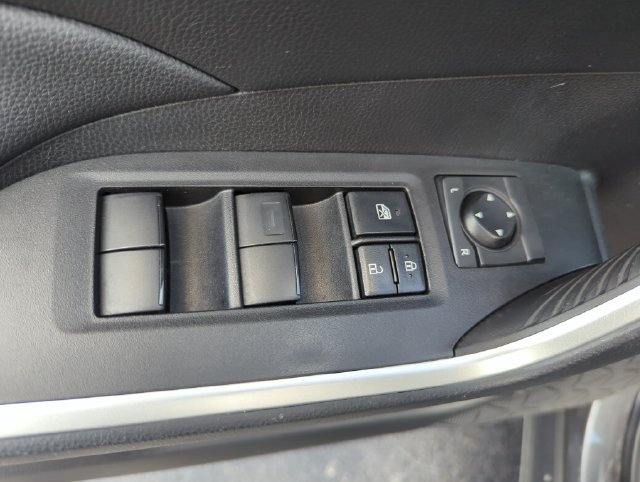 Used 2024 Toyota RAV4 LE FWD image 31