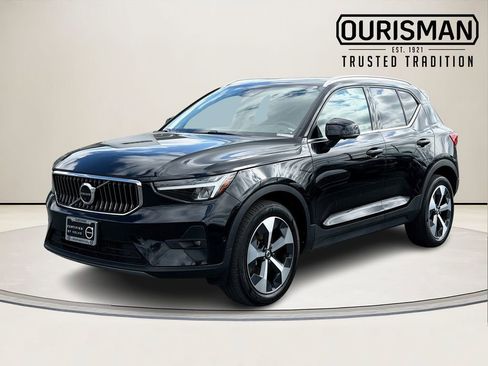 Certified 2023 Volvo XC40 B5 Plus w/ Driver Assist Package AWD/4WD image 5