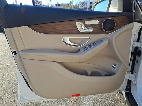 Used 2022 Mercedes-Benz GLC 300 4MATIC image 12