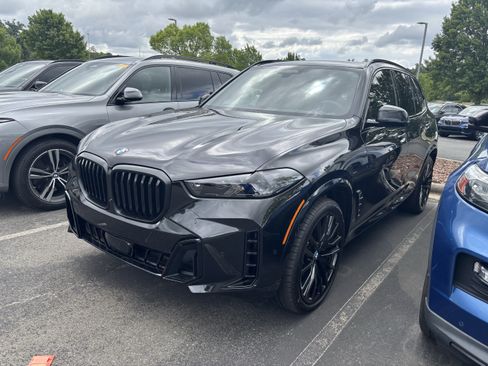 Used 2026 BMW X5 xDrive40i w/ M Sport Package AWD/4WD image 9