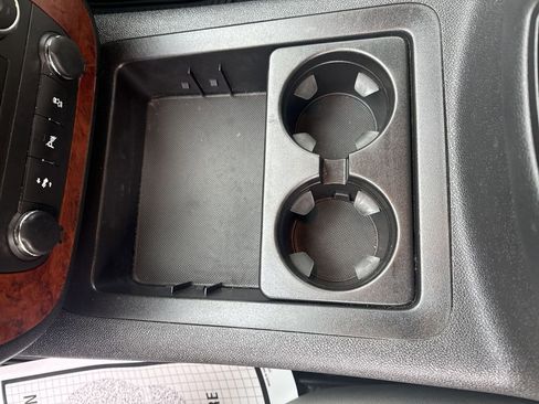 Used 2013 Chevrolet Avalanche LS image 31