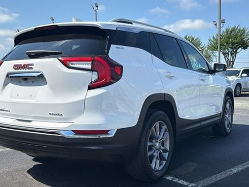 Used 2023 GMC Terrain SLT AWD/4WD image 7