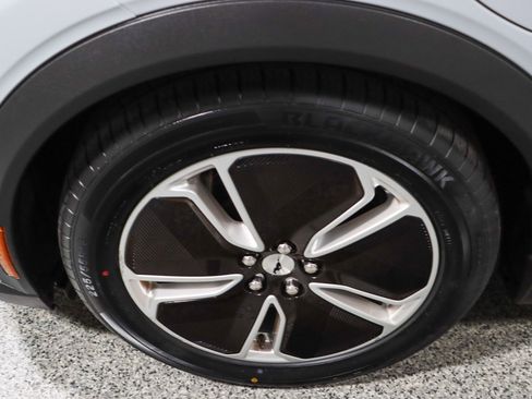 Used 2022 Ford Mustang Mach-E Select image 11