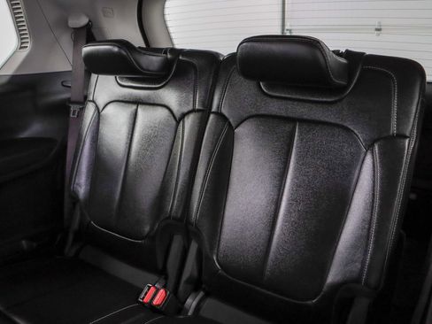 Used 2023 Jeep Grand Cherokee L Limited AWD/4WD image 27