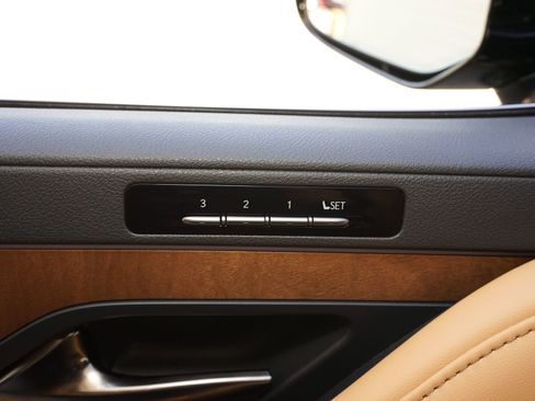 Used 2026 Lexus LX 600 4WD w/ Appearance Package image 32