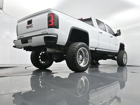 Used 2017 GMC Sierra 2500 Denali w/ Duramax Plus Package image 45