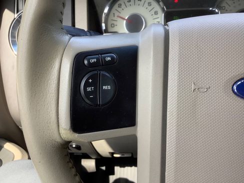 Used 2013 Ford Expedition XLT w/ HD Trailer Tow Pkg AWD/4WD image 48
