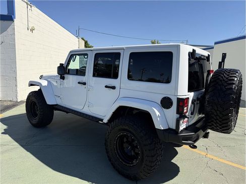 Used 2018 Jeep Wrangler Unlimited Sport AWD/4WD image 9
