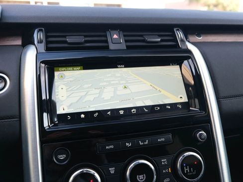 Used 2019 Land Rover Discovery HSE image 40