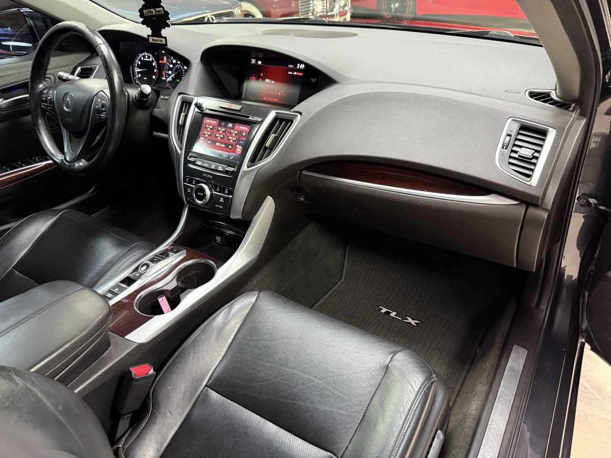 Used 2016 Acura TLX w/ Technology Package FWD image 11