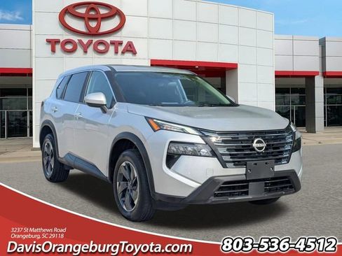 Used 2025 Nissan Rogue SV AWD/4WD image 1