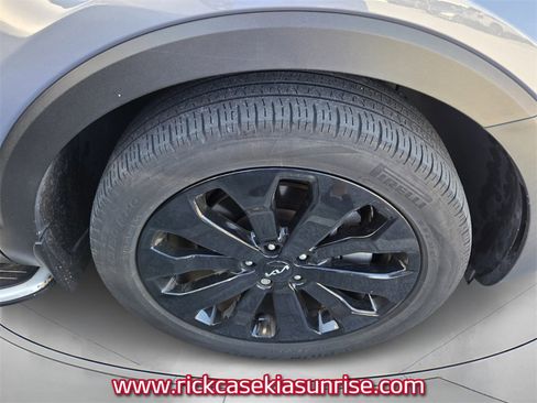 Used 2022 Kia Telluride EX w/ EX Premium Package image 5