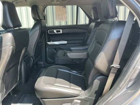 Used 2023 Ford Explorer XLT w/ Equipment Group 202A AWD/4WD image 17