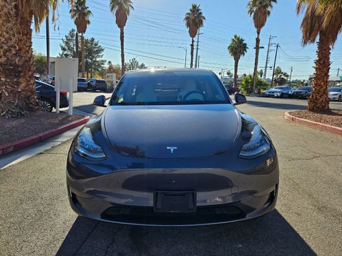 Used 2021 Tesla Model Y Long Range image 8