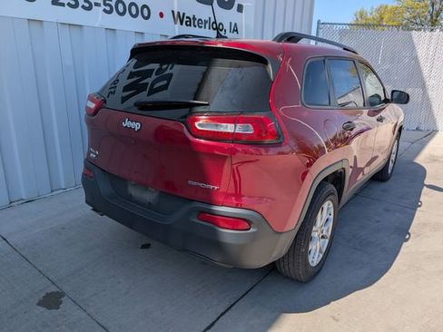 Used 2017 Jeep Cherokee Sport w/ Cold Weather Group AWD/4WD image 12