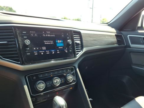 Certified 2022 Volkswagen Atlas Cross Sport SE AWD/4WD image 24