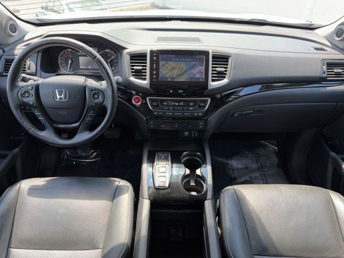 Used 2017 Honda Pilot Elite image 16