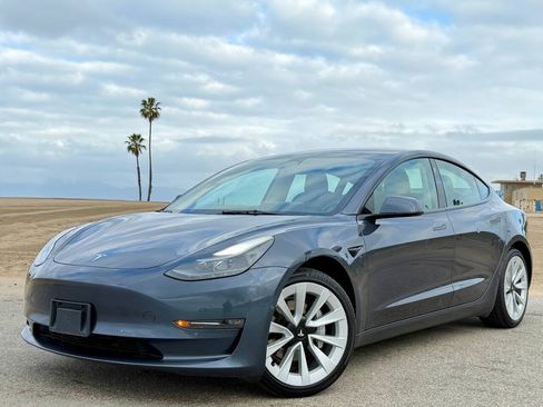 Used 2022 Tesla Model 3 RWD image 1