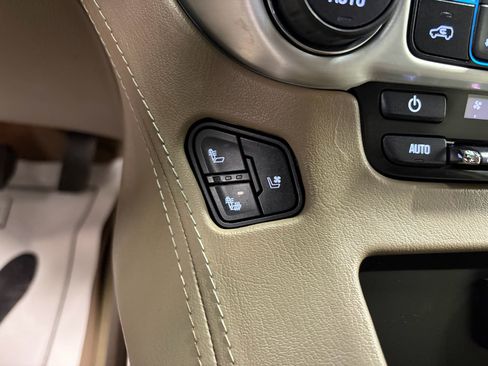 Used 2019 GMC Yukon SLT w/ Premium Edition image 26