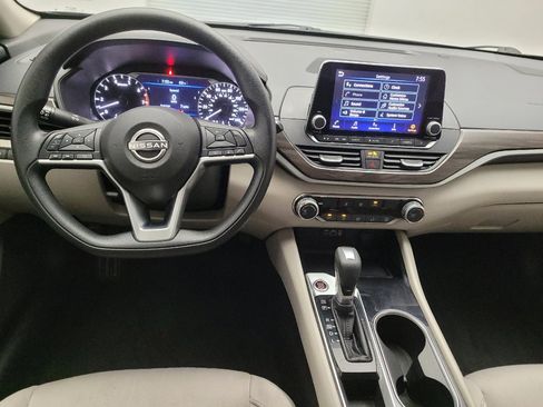 Used 2024 Nissan Altima 2.5 SV FWD image 22