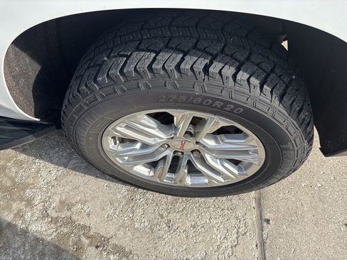 Used 2021 GMC Yukon XL SLT image 8