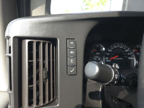 Used 2018 Chevrolet Express 3500 w/ Power Convenience Package image 23