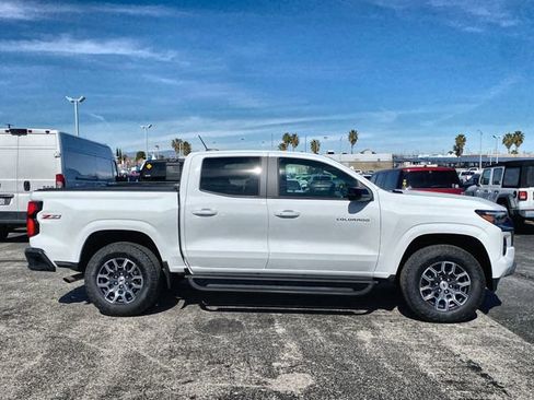 Certified 2025 Chevrolet Colorado Z71 w/ Z71 Convenience Package 2 image 30