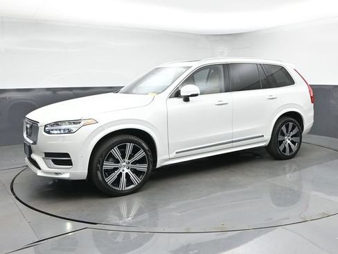 Used 2023 Volvo XC90 B6 Ultimate w/ Protection Package Premier AWD/4WD image 4