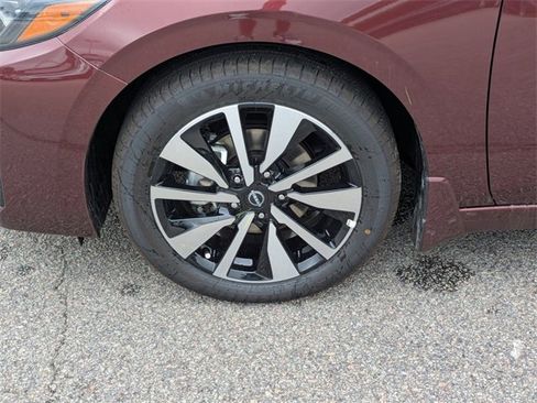 New 2025 Nissan Sentra SV w/ SV Premium Package image 10