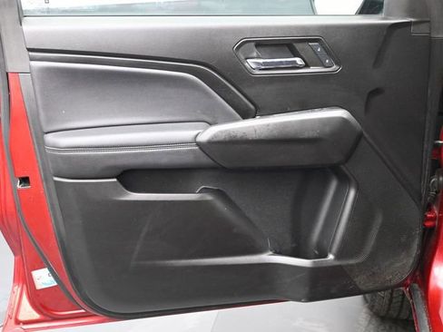 Used 2024 Chevrolet Colorado LT w/ LT Convenience Package II image 11