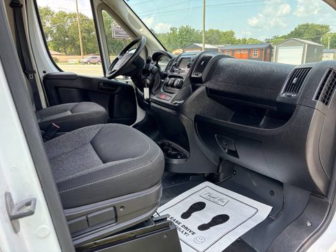 Used 2019 RAM ProMaster 3500 w/ Premium Appearance Group FWD image 14