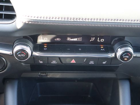 Used 2019 MAZDA MAZDA3 w/Preferred Pkg image 26