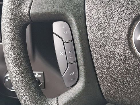 Used 2025 Chevrolet Express 2500 w/ Driver Convenience Package RWD image 17