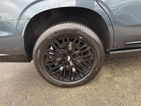 Used 2021 Cadillac Escalade Sport w/ Driver Assist Tech Package image 10