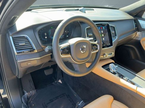 Certified 2024 Volvo XC90 B6 Ultimate w/ Lounge Package image 4