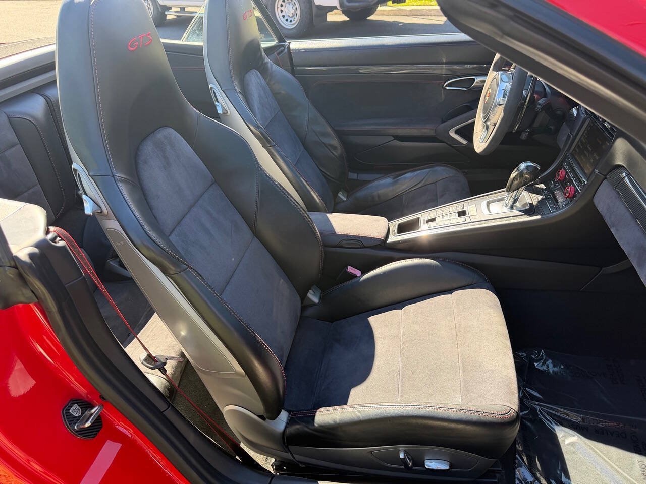 Used 2015 Porsche 911 Cabriolet image 19