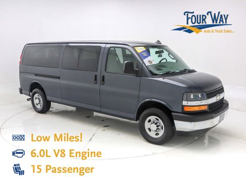 Used 2017 Chevrolet Express 3500 LT w/ LT Preferred Equipment Group image 1